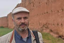 سيرة على الهامش