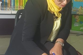 بين دمعتين